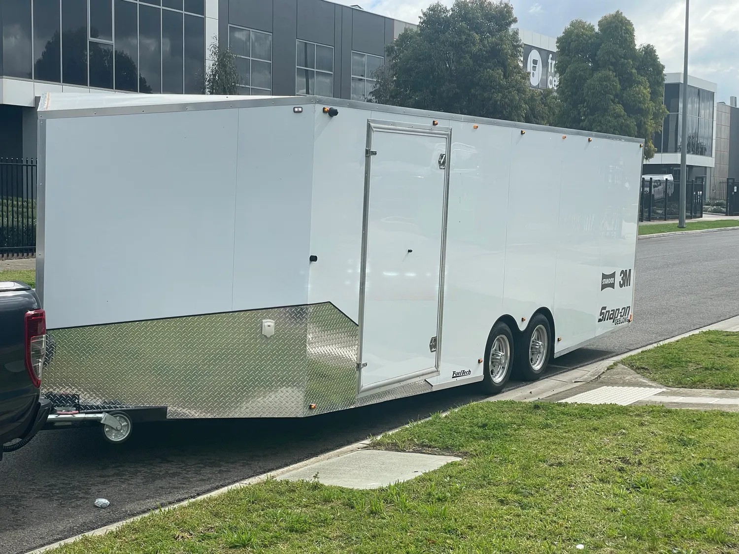 
								2018 South West Trailers Enclosed Car Trailer full									