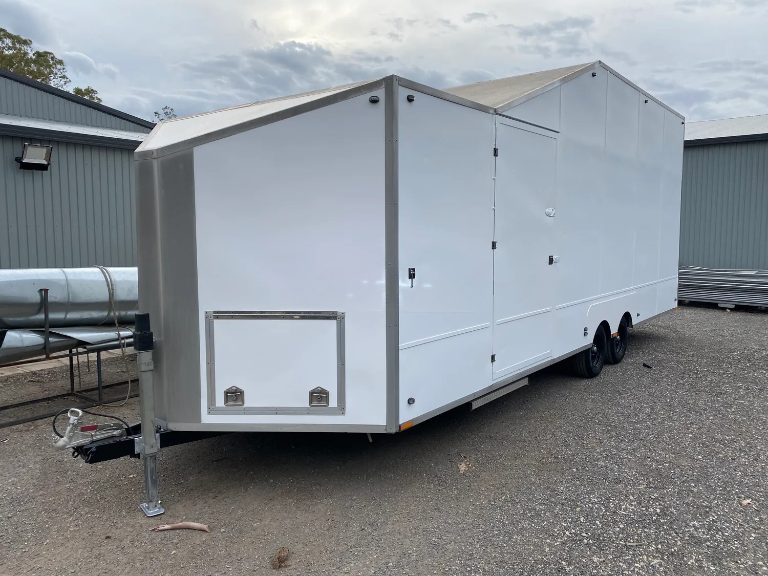 
								2011 W Trailers Enclosed Car /Merchandise Trailer full									