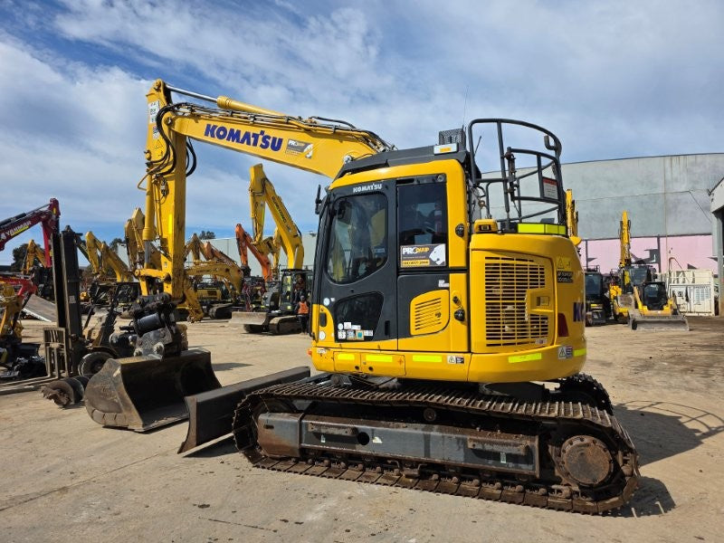 
								2021 Komatsu PC138US-11 15T Excavator full									
