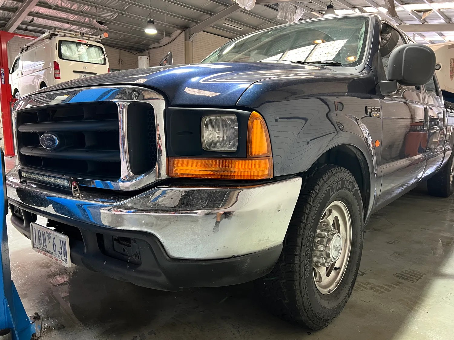 
								2002 Ford F250 and MRT Trailer full									