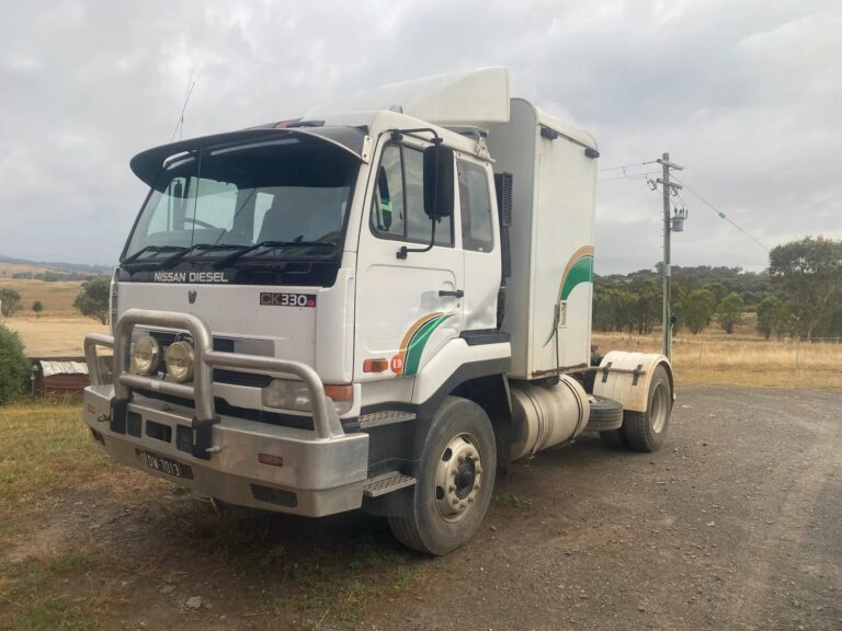 2002 UD Trucks CK330 Prime Mover
