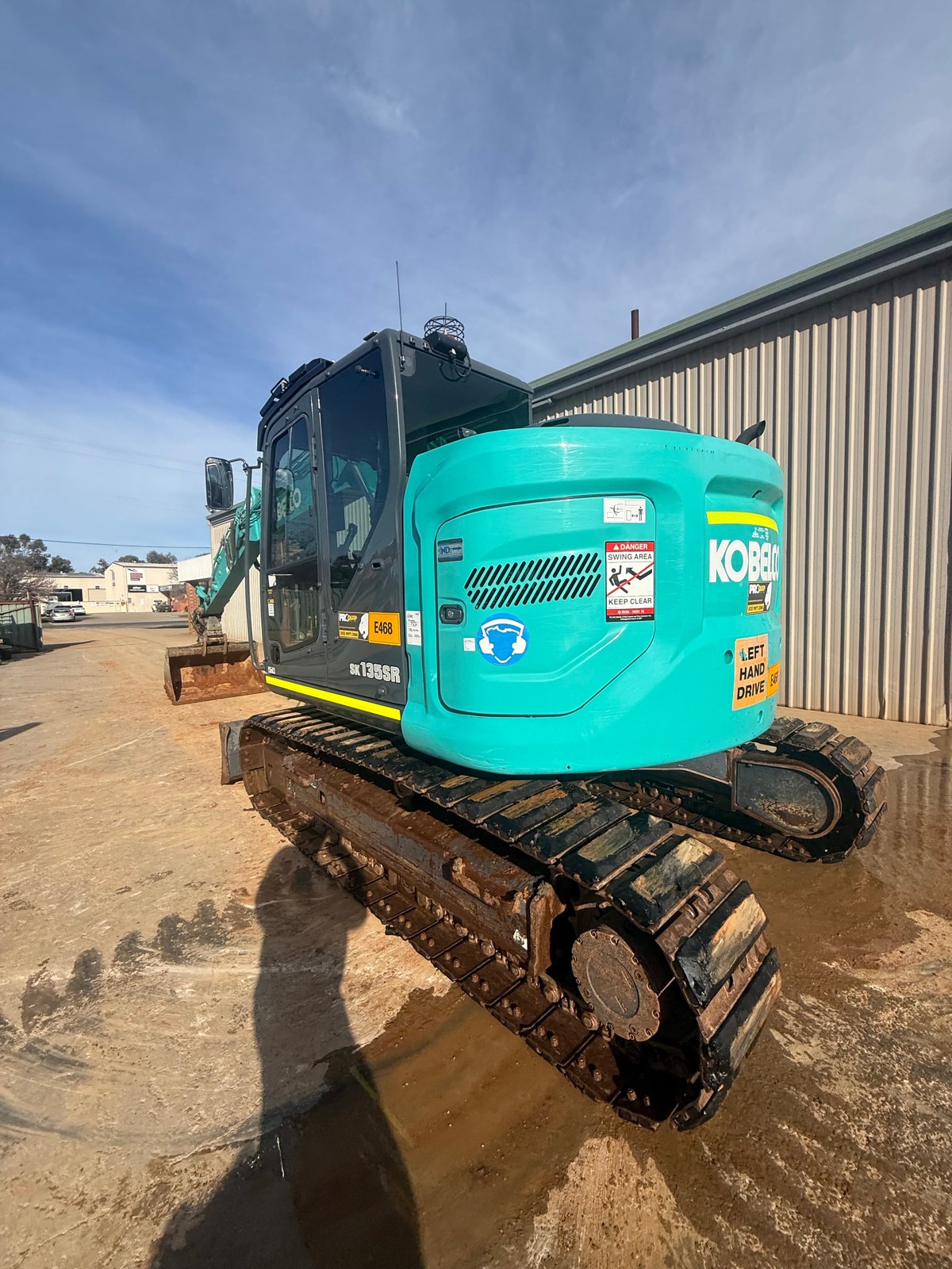 
								2021 Kobelco SK135SR-7 15T Excavator full									