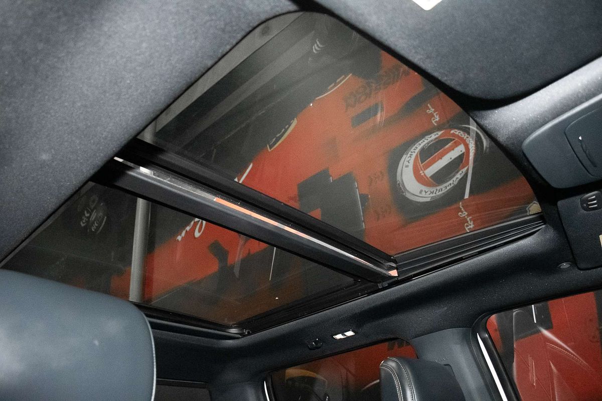 
								2021 Ford F150 Platinum full									