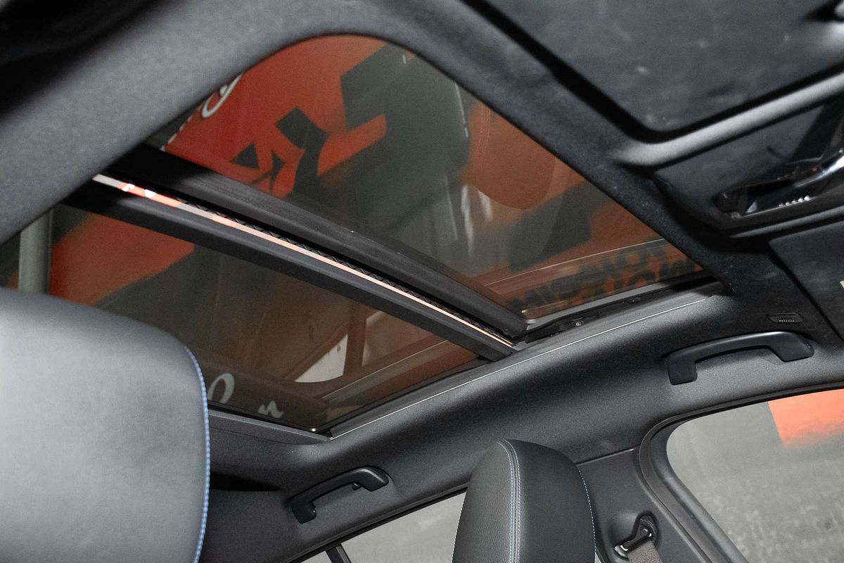 
								2021 BMW 1 Series 118i M Sport full									