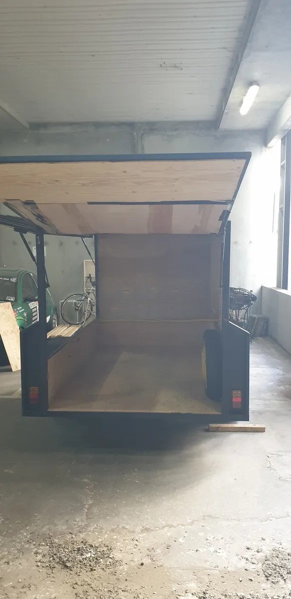 
								2015 Pakenham Trailers Enclosed Trailer 8m x 5m x 5m full									