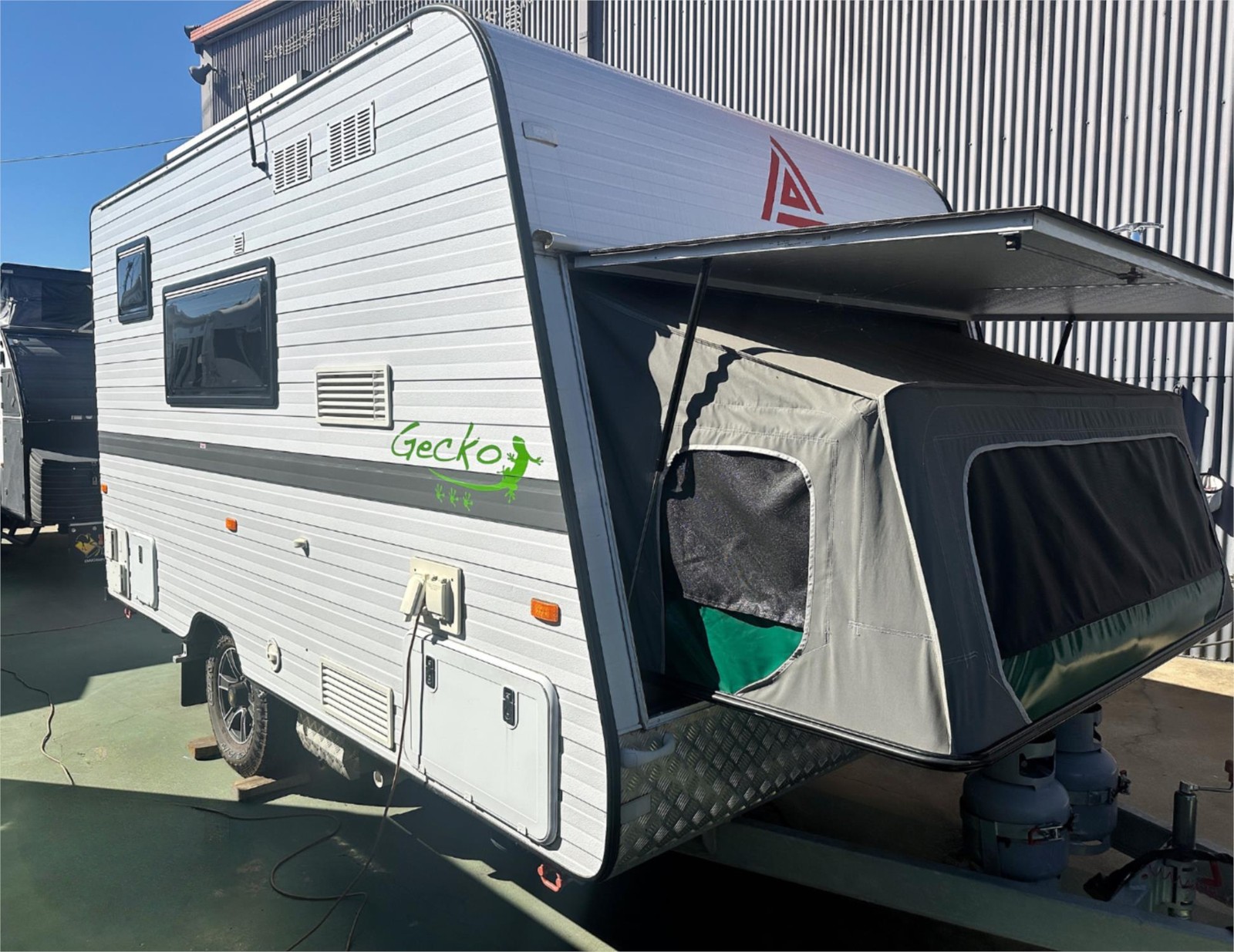 
								2021 New Age Gecko Caravan 14 Foot full									
