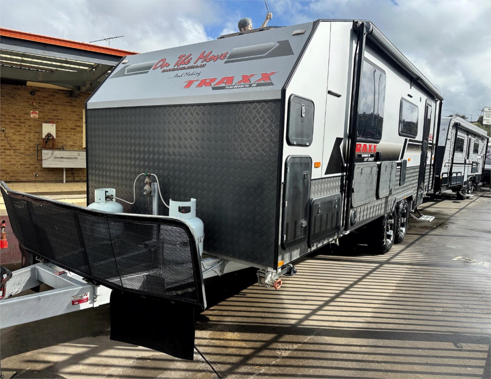 
								2018 On The Move Traxx Dirt Roader Series 2 Caravan Off-Road full									