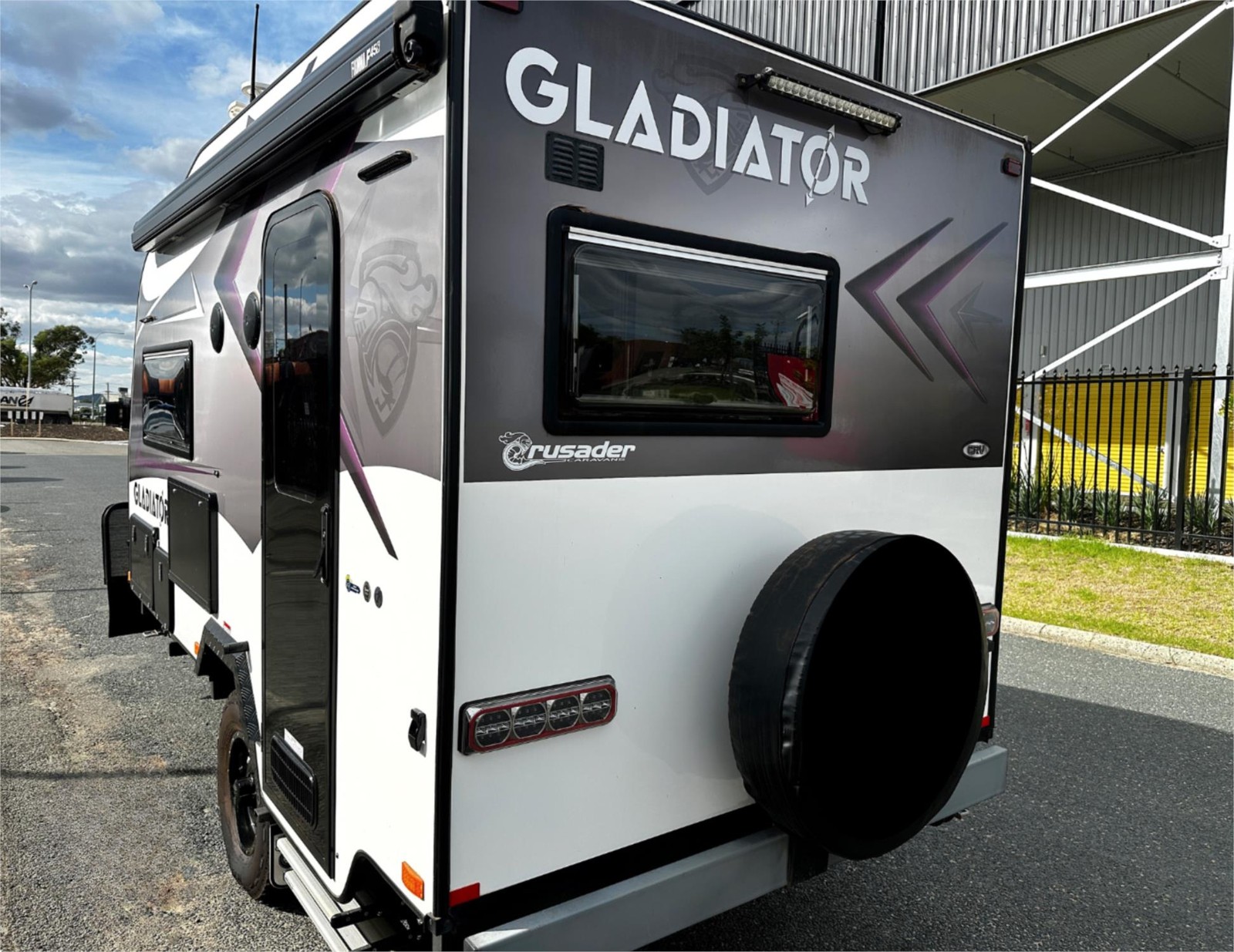 
								2023 Crusader CRV Gladiator Caravan 12 Footer full									