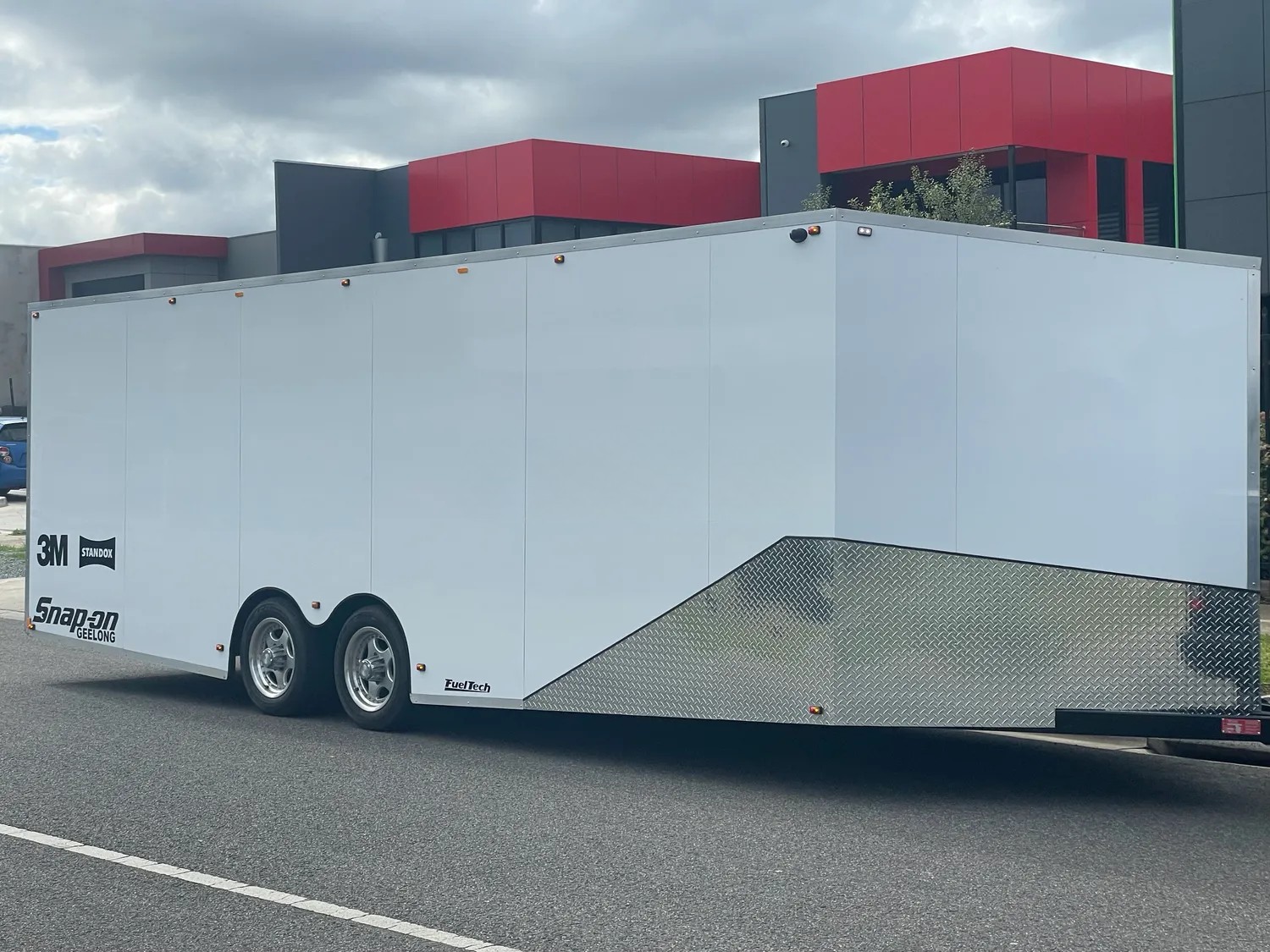 
								2018 South West Trailers Enclosed Car Trailer full									
