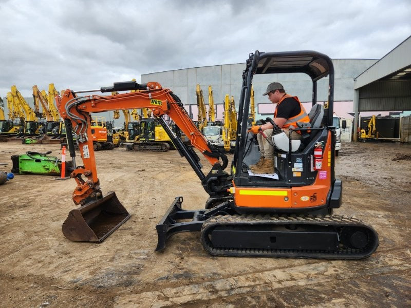 
								2022 Hitachi ZX33U-5 3.4T Excavator full									