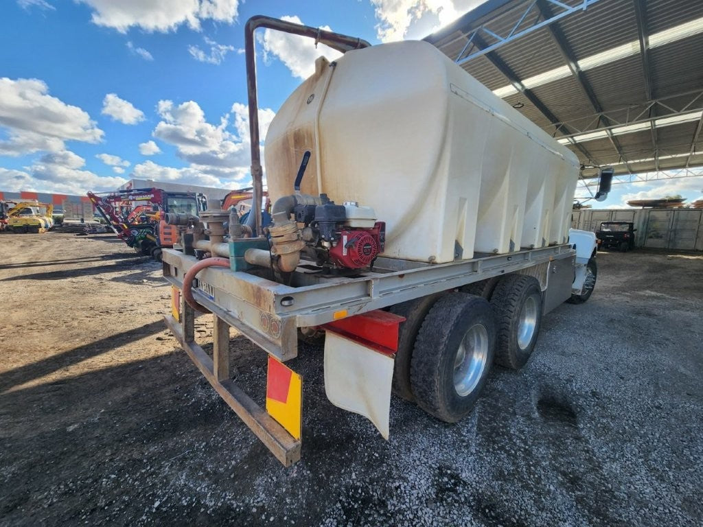 
								2008 Kenworth T358 6×4 Water Truck full									