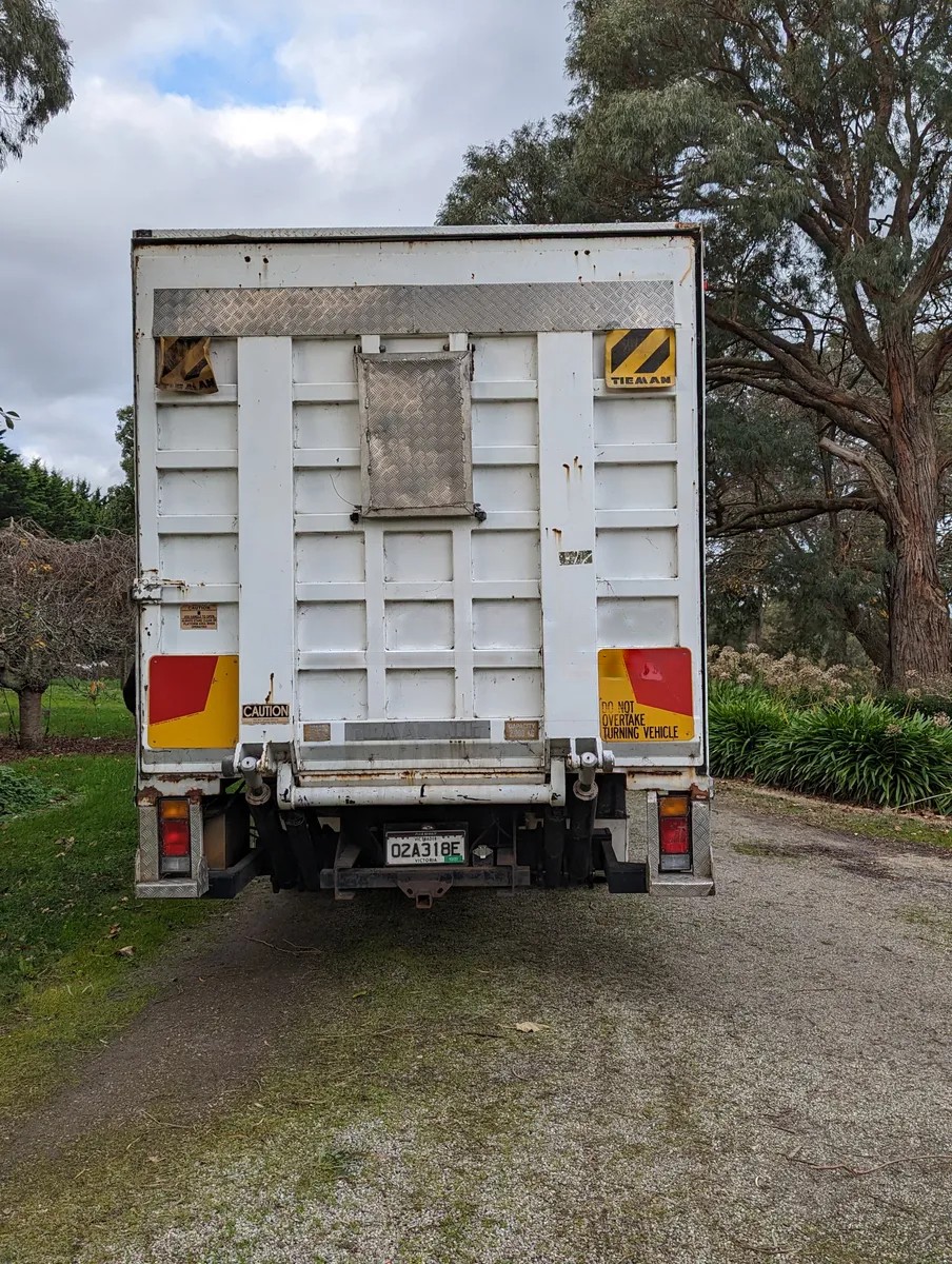 
								1991 Isuzu FSR 450 Medium full									