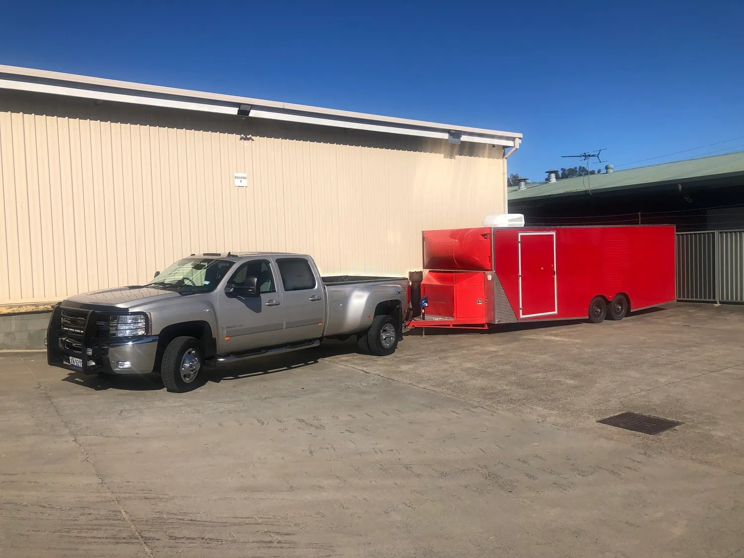 
								2008 Chevrolet Silverado full									