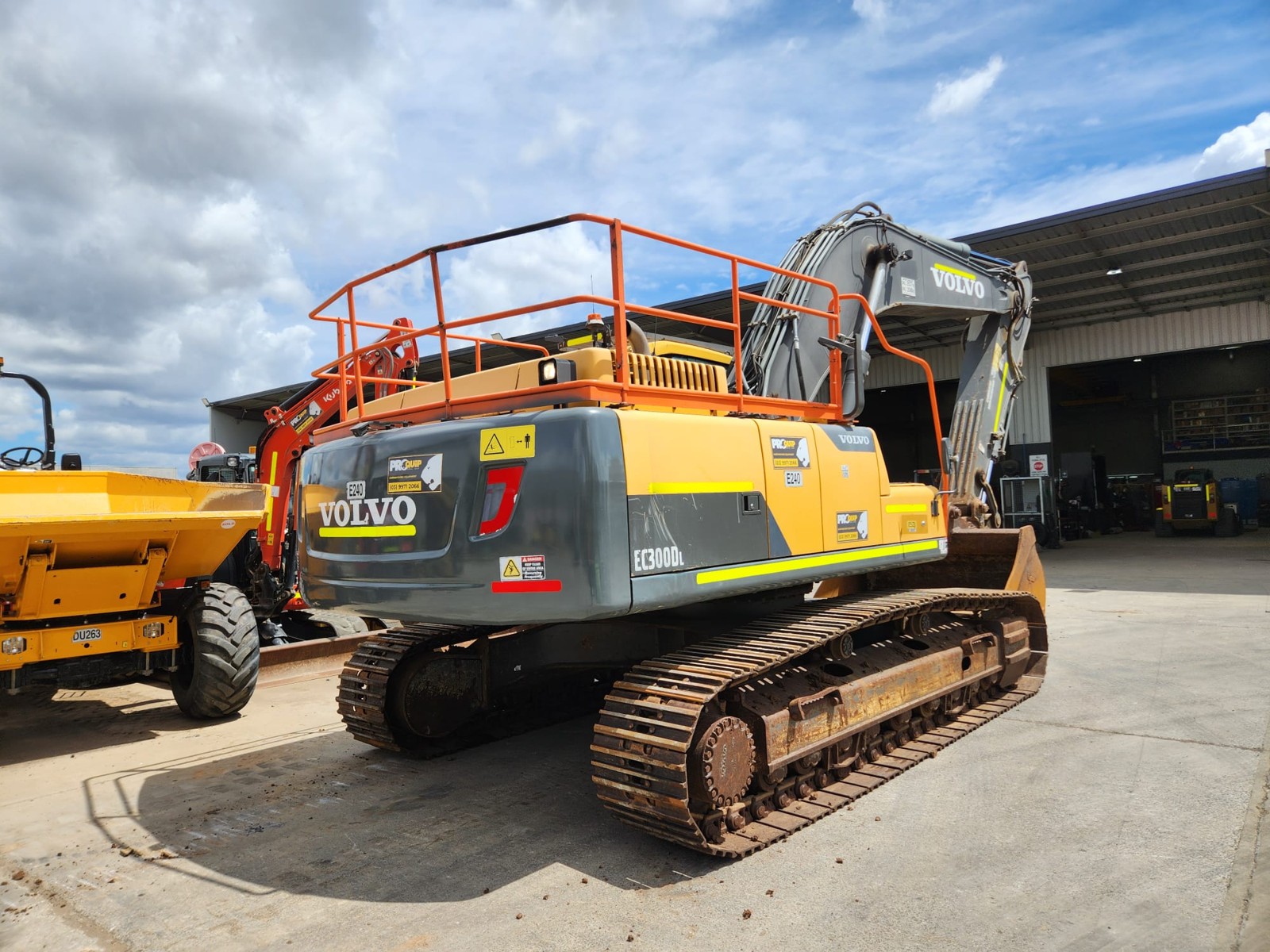 
								2019 Volvo EC300DL 30T Excavator full									