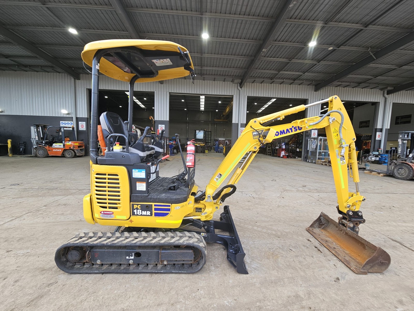
								2022 Komatsu PC18MR-3 1.8T Excavator full									
