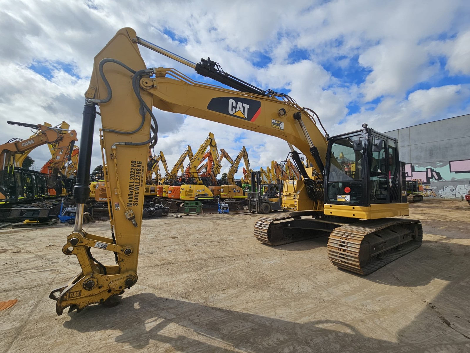 
								2017 Caterpillar 325FL 25T Excavator full									