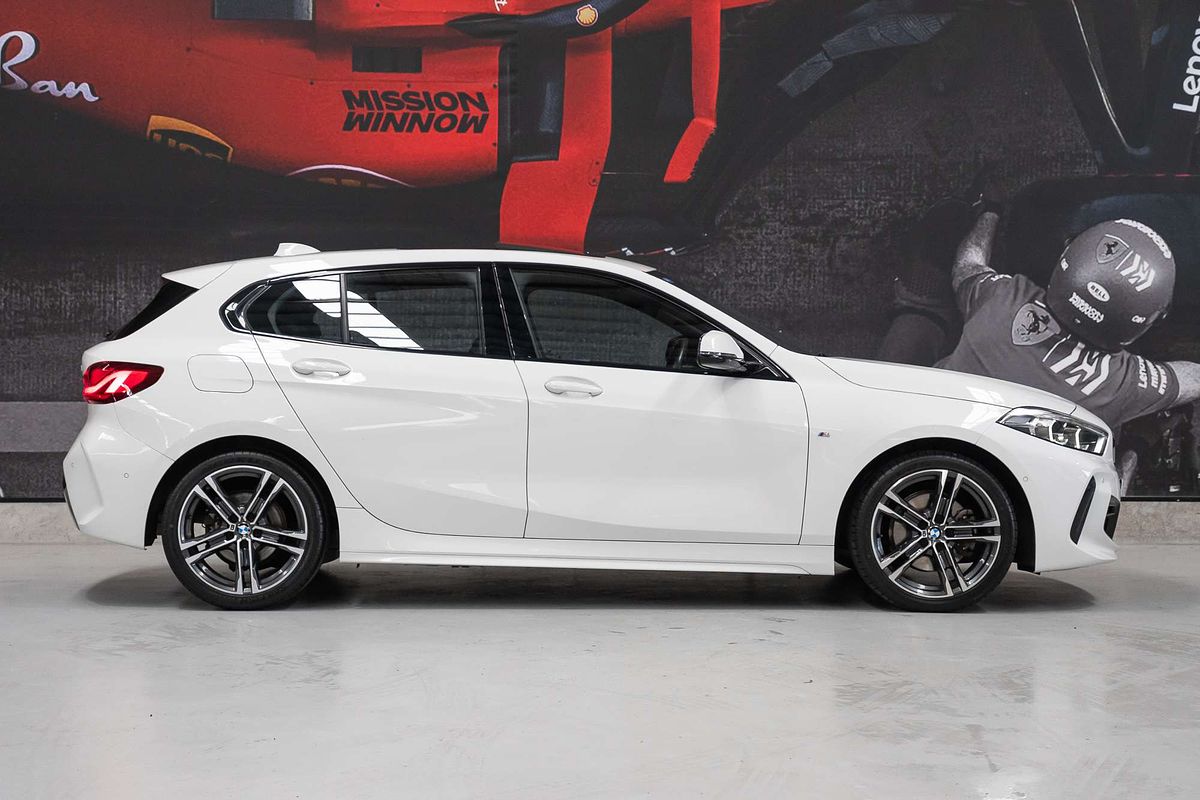 
								2021 BMW 1 Series 118i M Sport full									