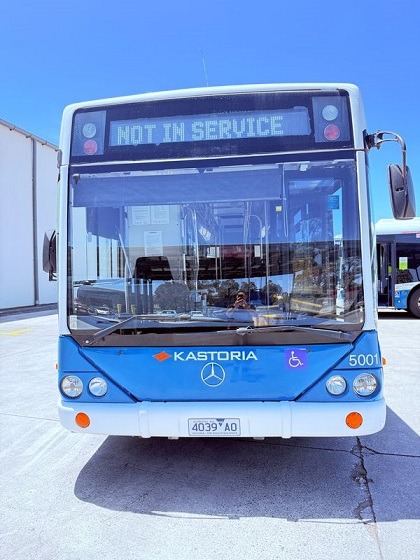 
								2003 Mercedes Benz 0500LE 43 passenger wheelchair accessible air conditioned bus full									