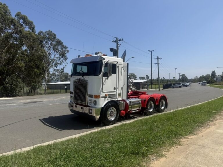 2010 Kenworth K108
