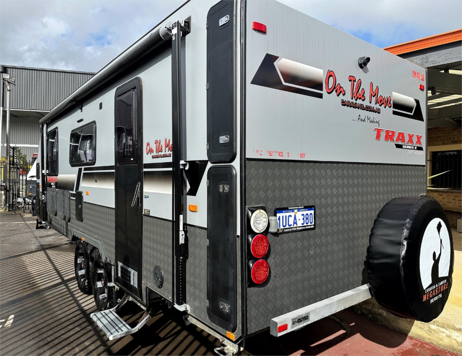 
								2018 On The Move Traxx Dirt Roader Series 2 Caravan Off-Road full									