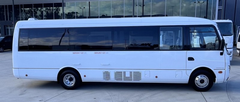 
								2025 Mitsubishi Fuso Rosa 25 Seat Deluxe full									