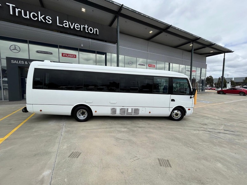 
								2019 Mitsubishi Fuso Rosa 25 Seat Mini Coach full									