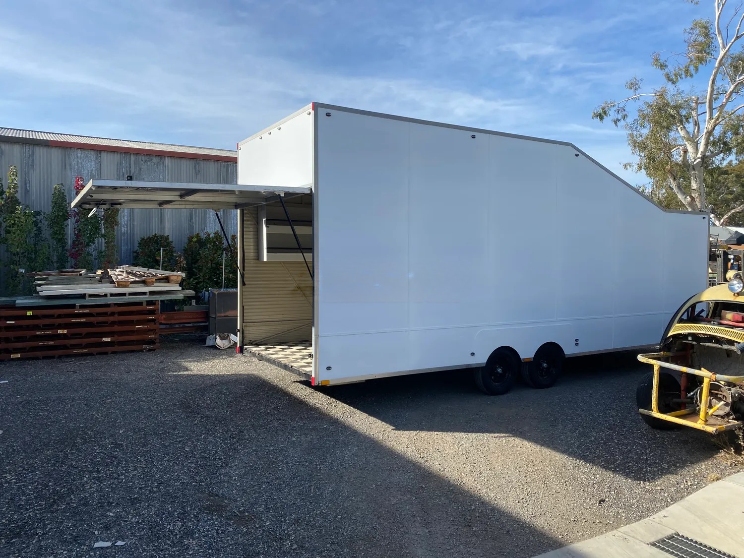 
								2011 W Trailers Enclosed Car /Merchandise Trailer full									