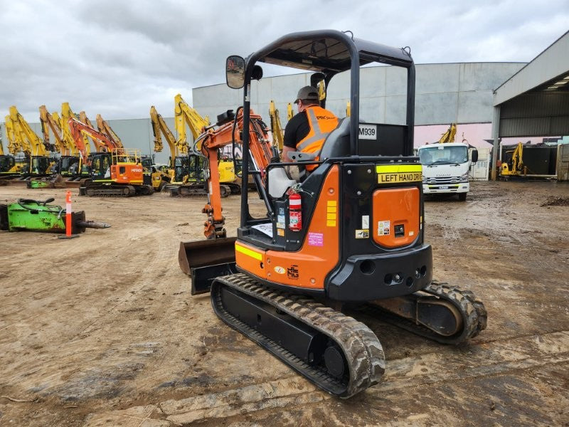 
								2022 Hitachi ZX33U-5 3.4T Excavator full									