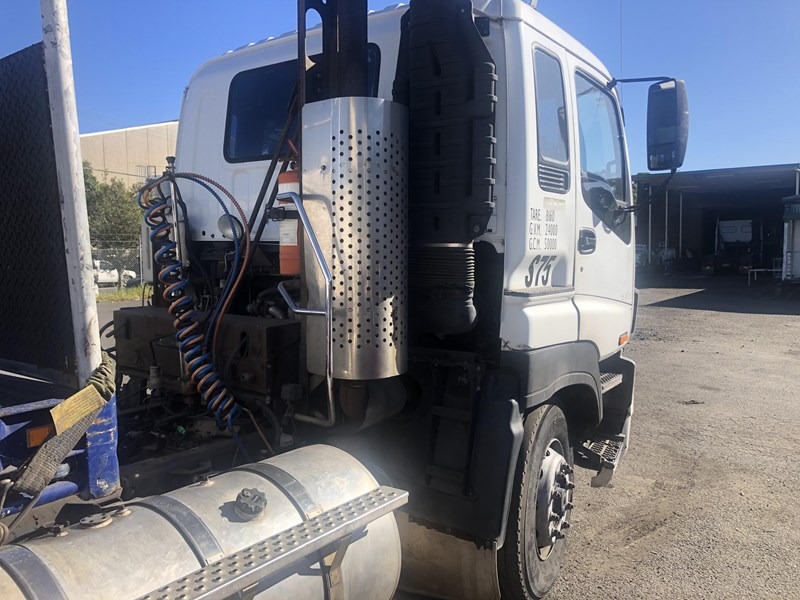 
								2006 Isuzu Giga full									