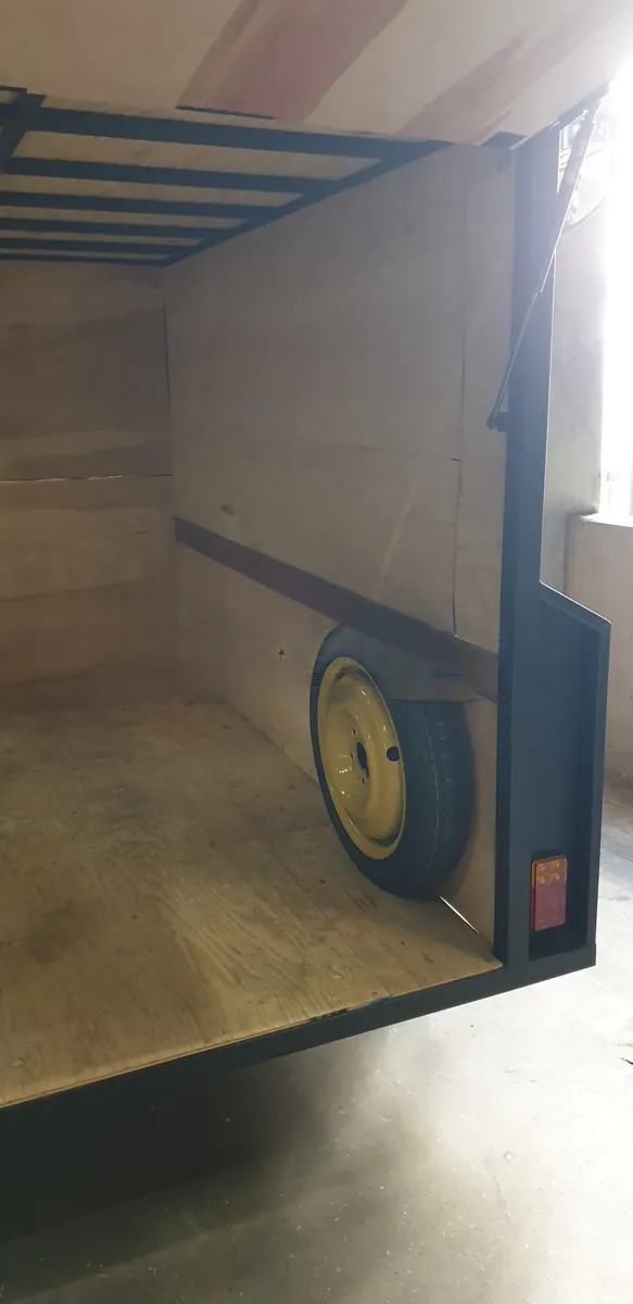 
								2015 Pakenham Trailers Enclosed Trailer 8m x 5m x 5m full									