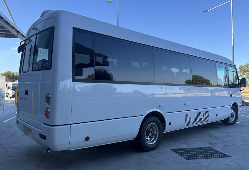 
								2025 Mitsubishi Fuso Rosa Deluxe 25 full									