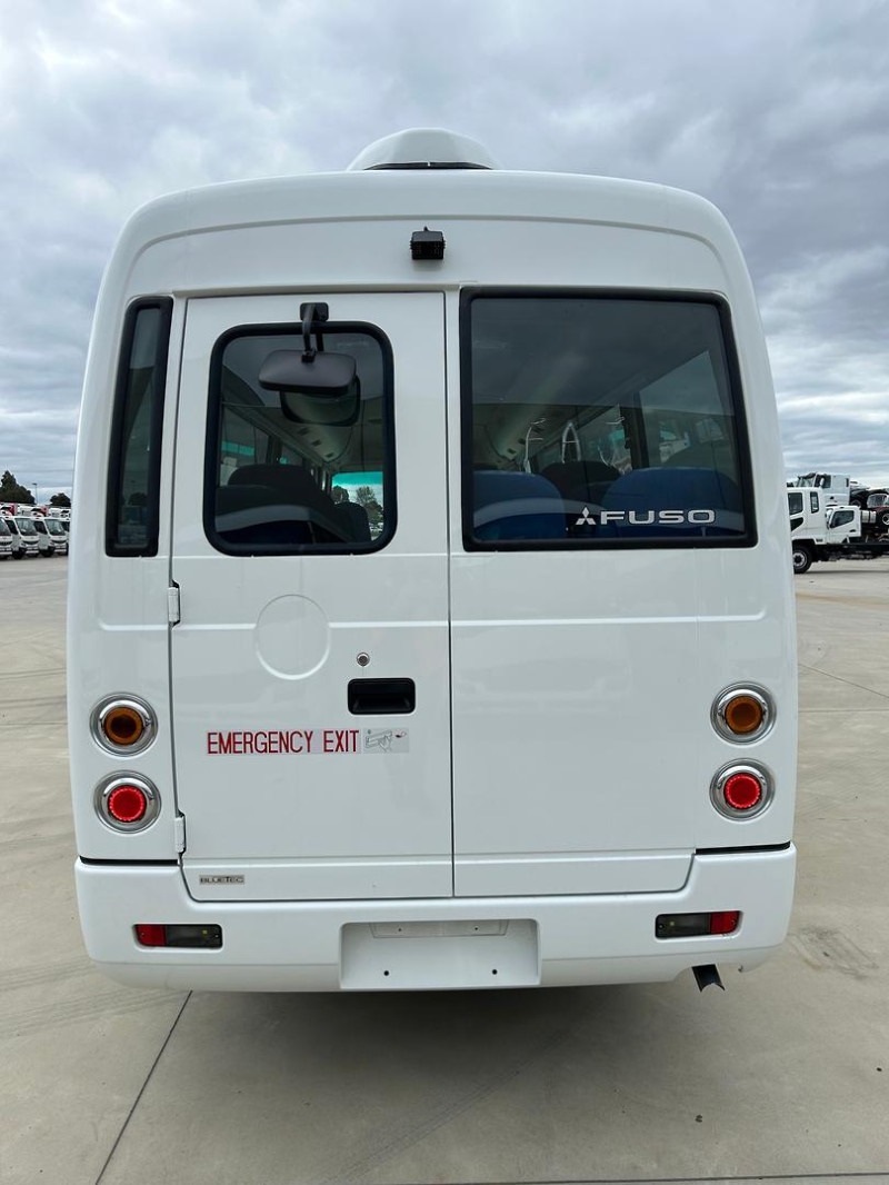 
								2026 Mitsubishi Fuso Rosa 22 Seat Deluxe full									