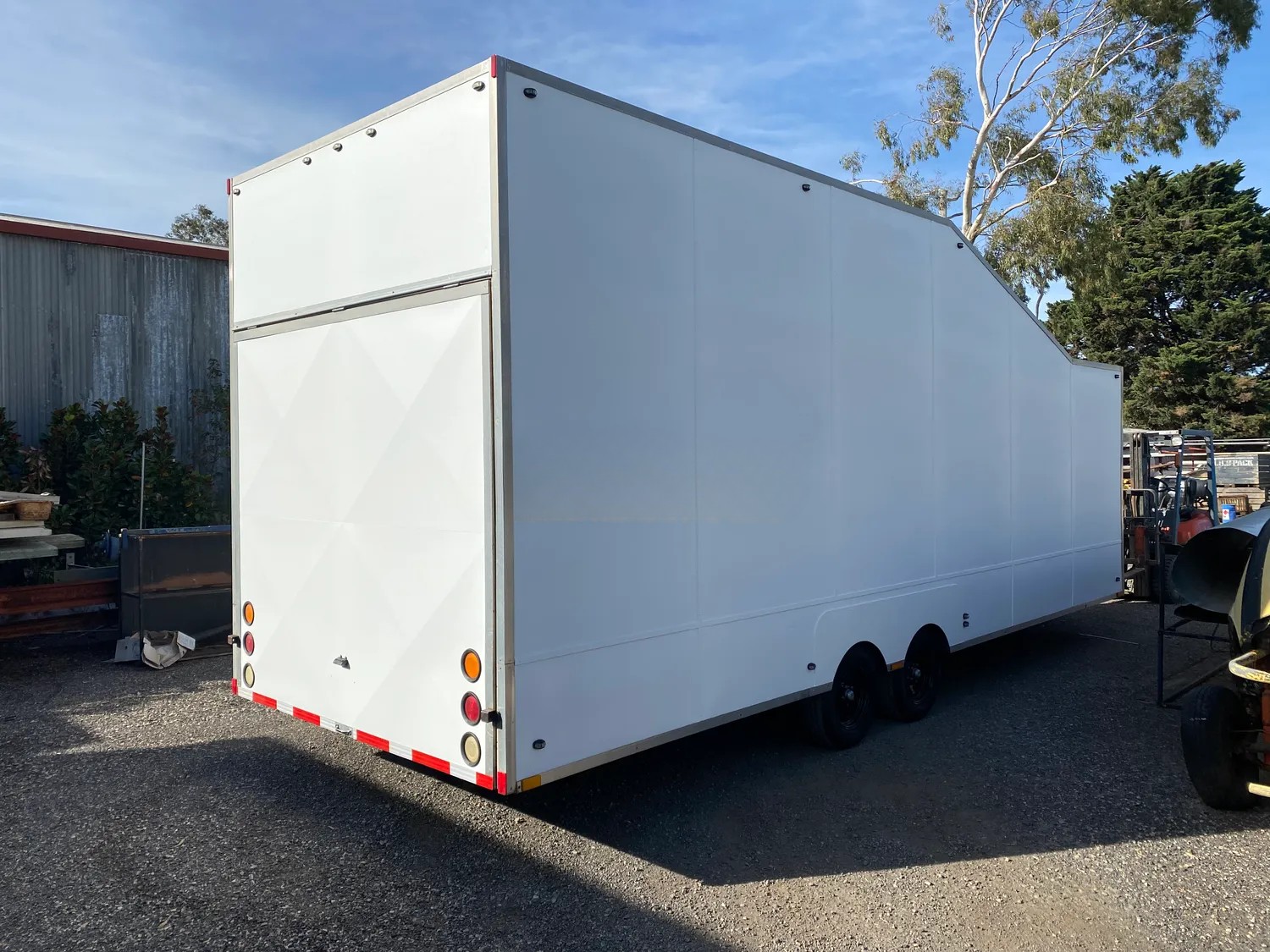 
								2011 W Trailers Enclosed Car /Merchandise Trailer full									
