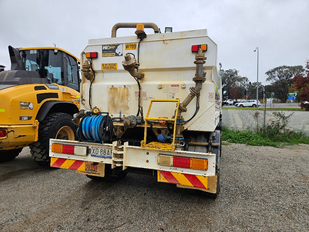 
								2021 Isuzu FVD 165-300 Water Truck full									