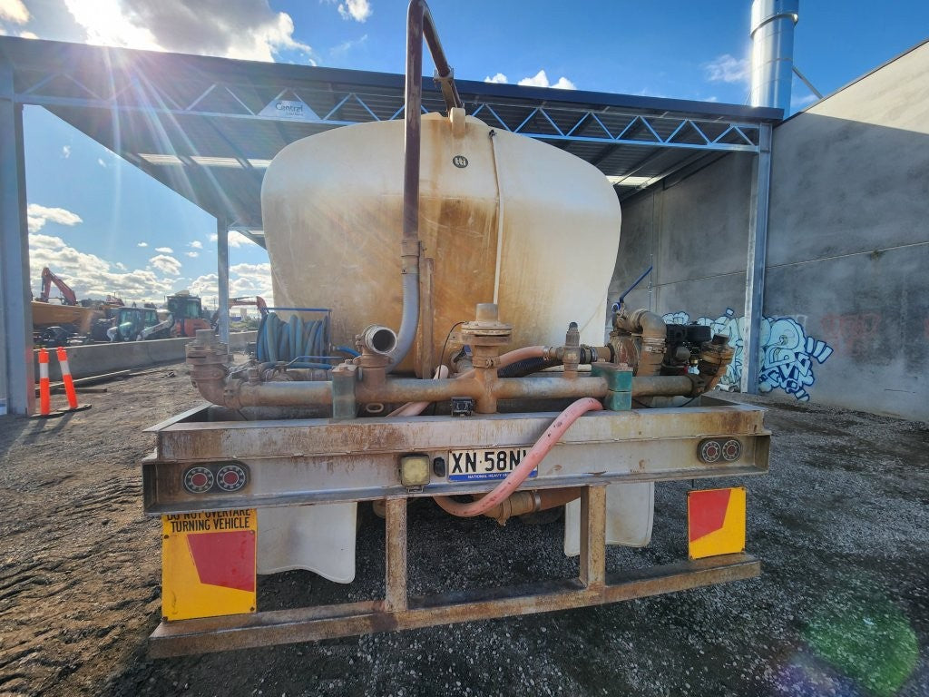
								2008 Kenworth T358 6×4 Water Truck full									