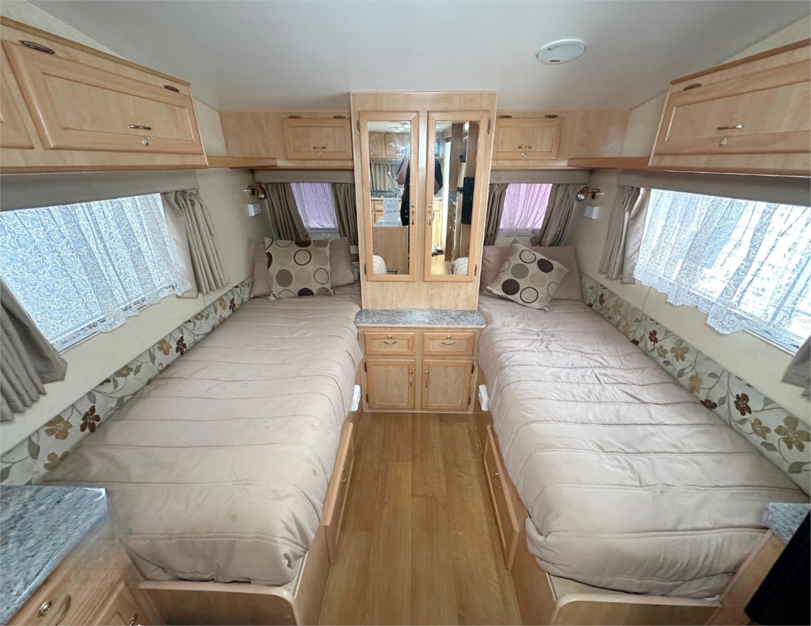 
								2011 Olympic Champion Ensuite full									