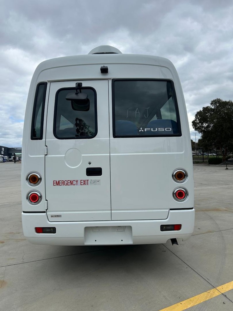 
								2026 Mitsubishi Fuso Rosa 22 Seat Deluxe full									