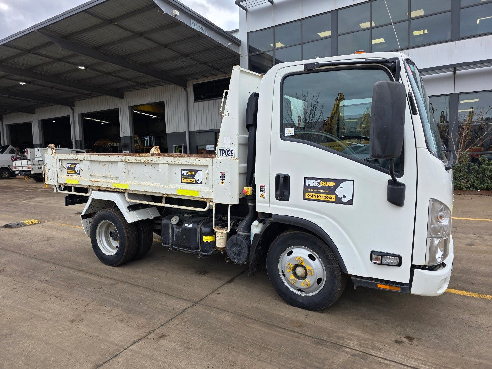 
								2021 Isuzu NMR45-150 Tipper full									