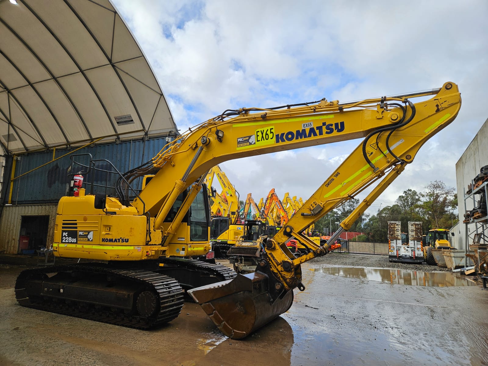 
								2018 Komatsu PC228US-8 24T Excavator full									