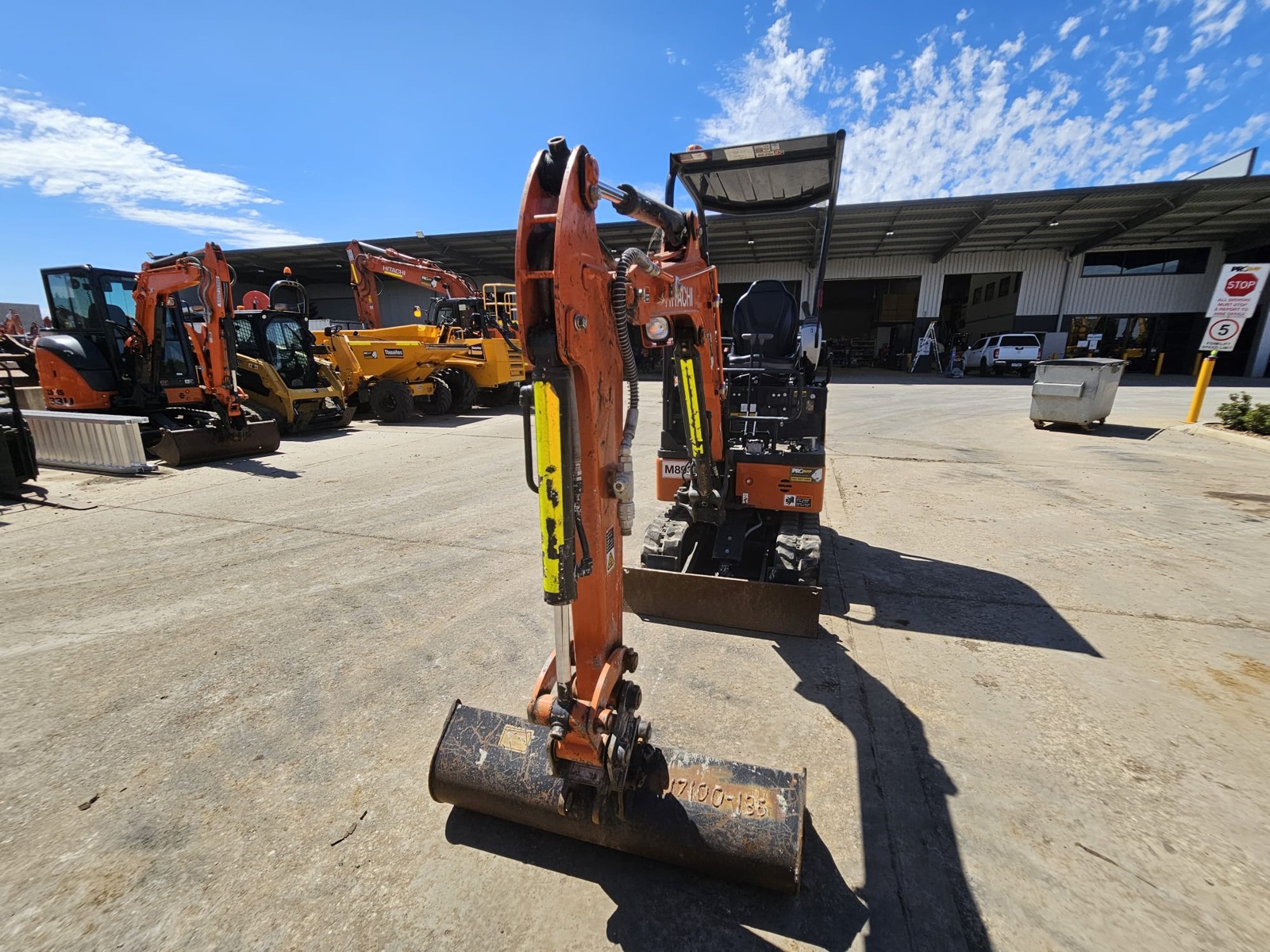 
								2021 Hitachi ZX17U-5 1.9T Excavator full									