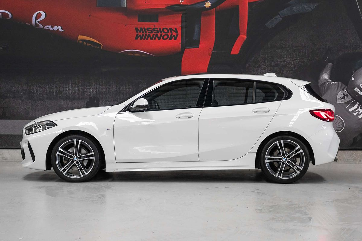 
								2021 BMW 1 Series 118i M Sport full									