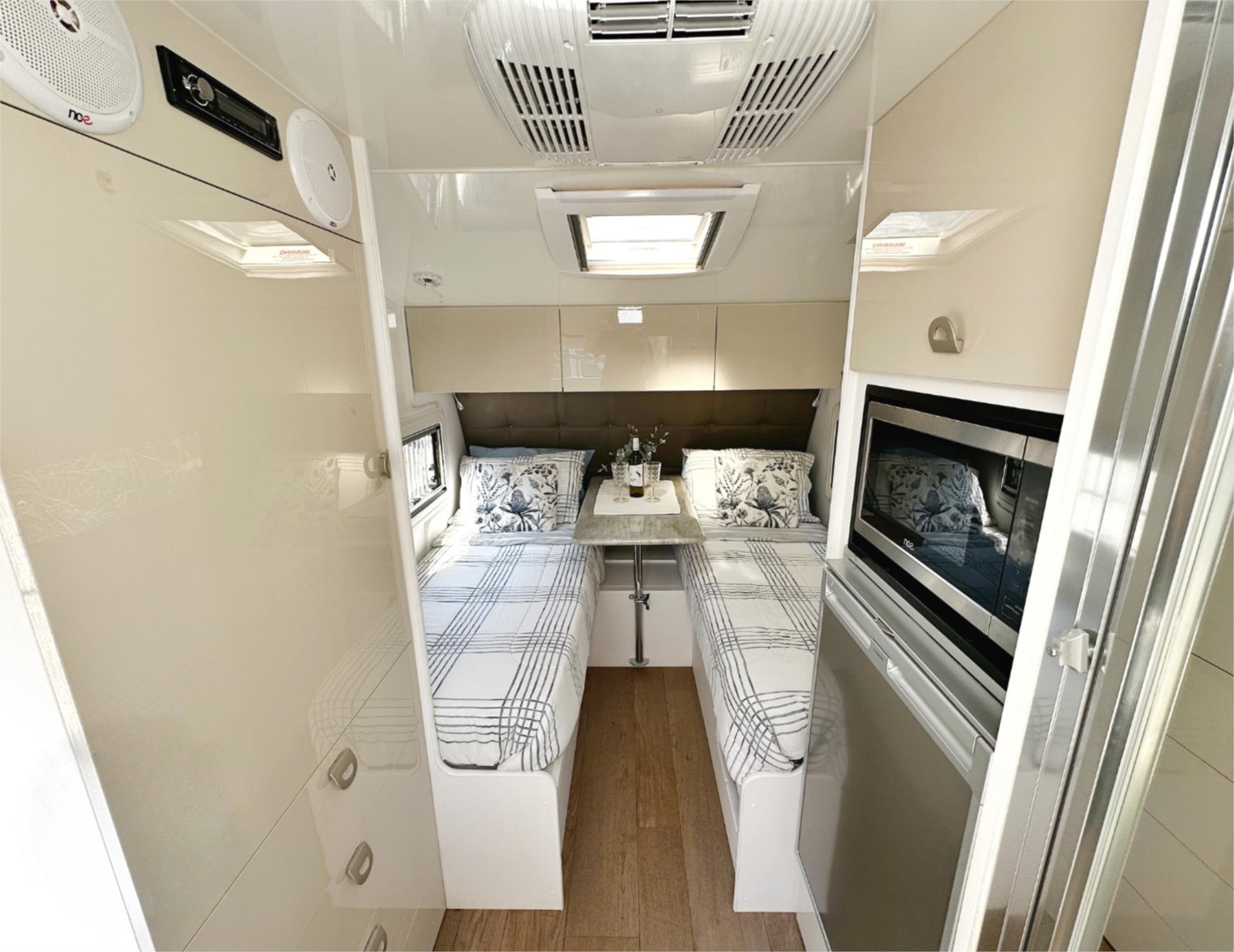 
								2023 Crusader CRV Gladiator Caravan 12 Footer full									