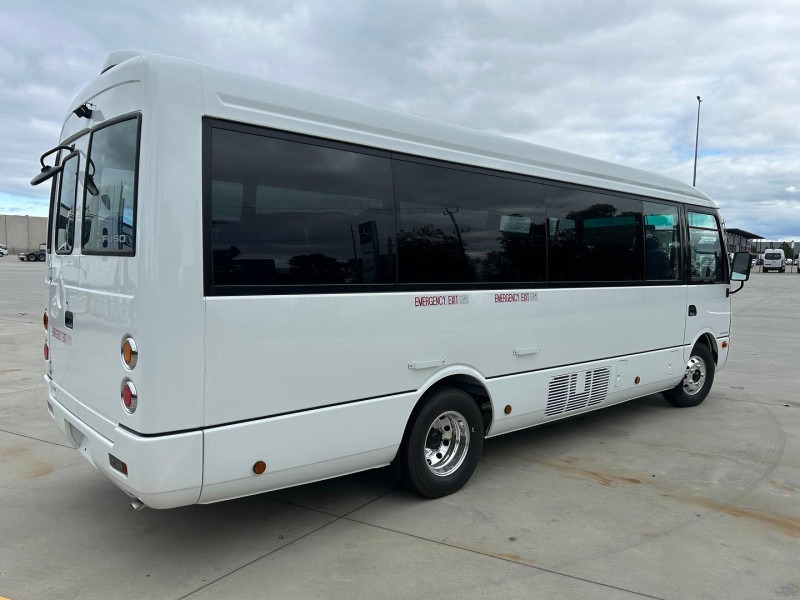 
								2026 Mitsubishi Fuso Rosa 22 Seat Deluxe full									