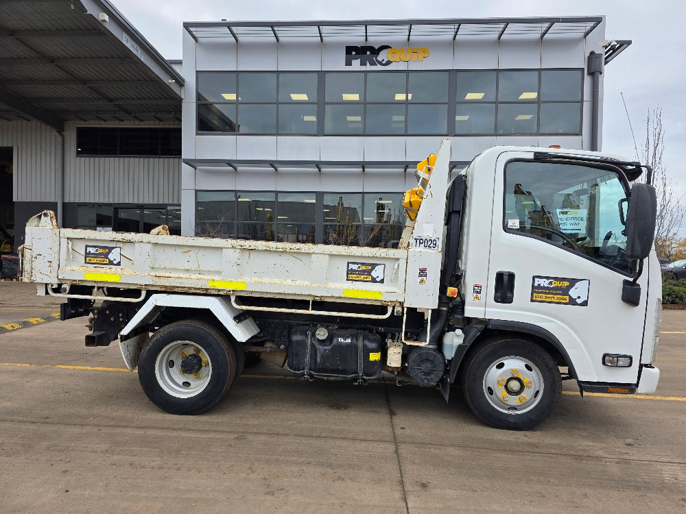 
								2021 Isuzu NMR45-150 Tipper full									