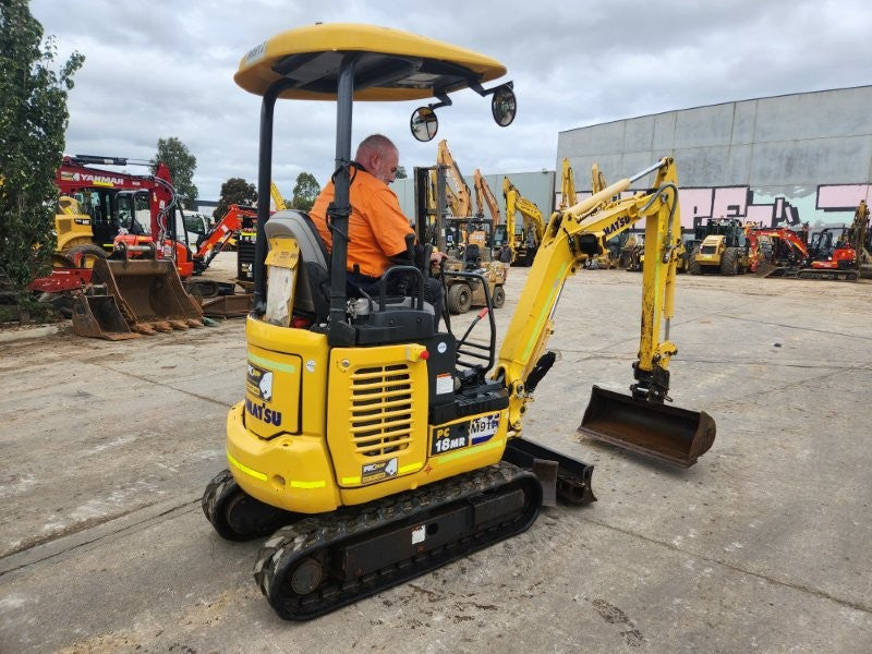 
								2022 Komatsu PC18MR-3 1.9T Mini Excavator full									