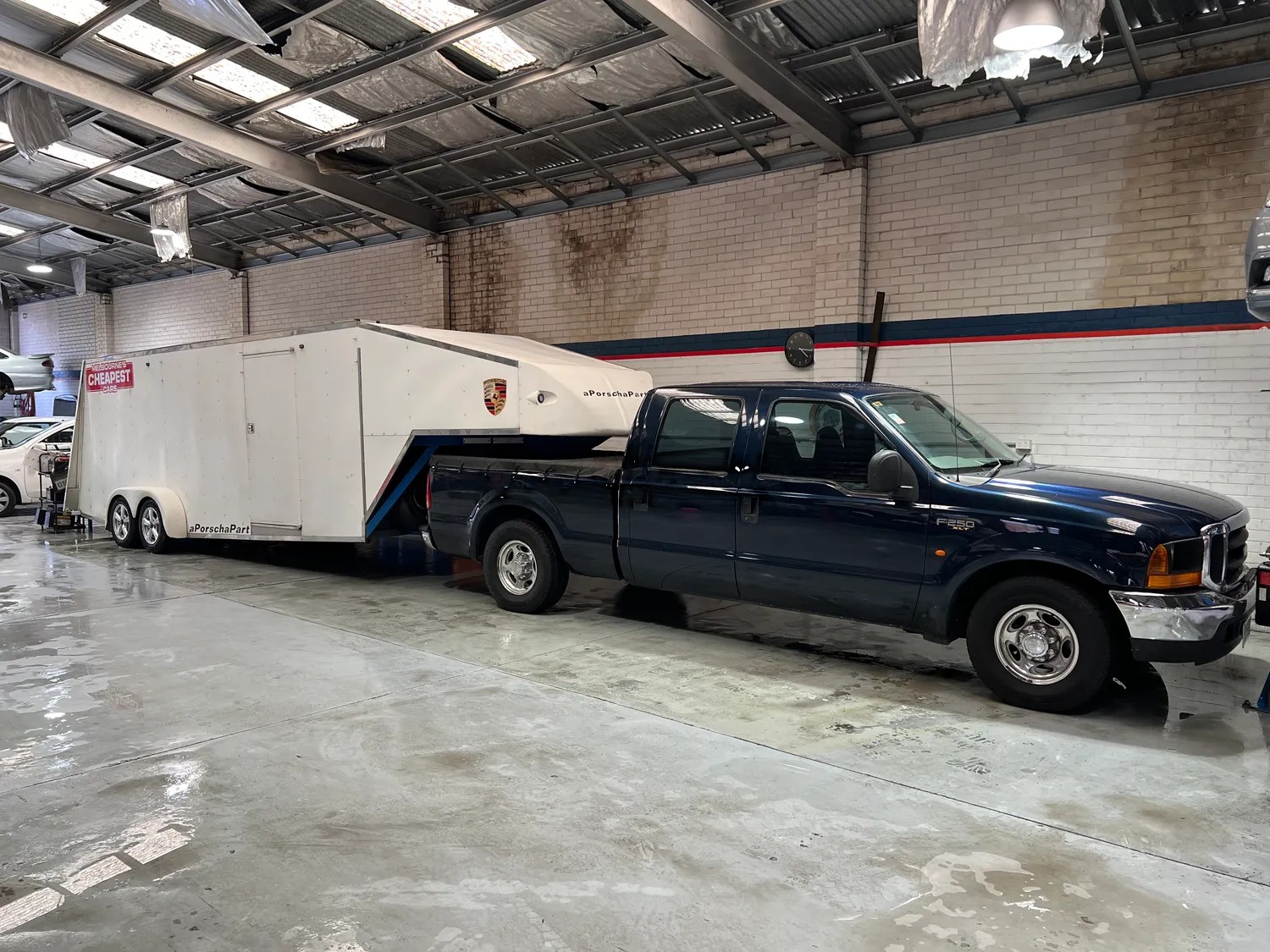 
								2002 Ford F250 and MRT Trailer full									