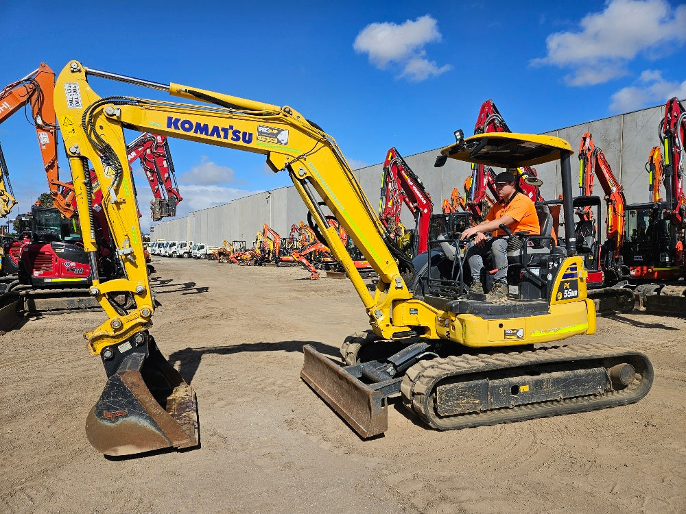 
								2022 Komatsu PC55MR-5 5.5T Excavator full									