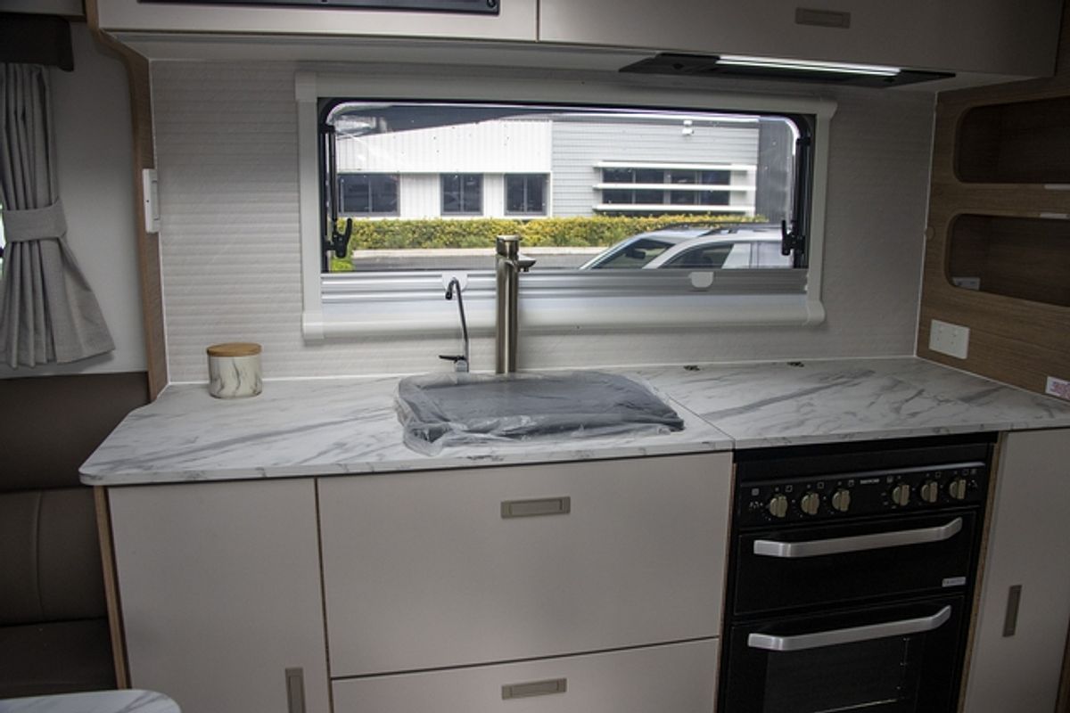 
								2026 Jayco Silverline Caravan 21.65-3.OB.SL-MY26 full									