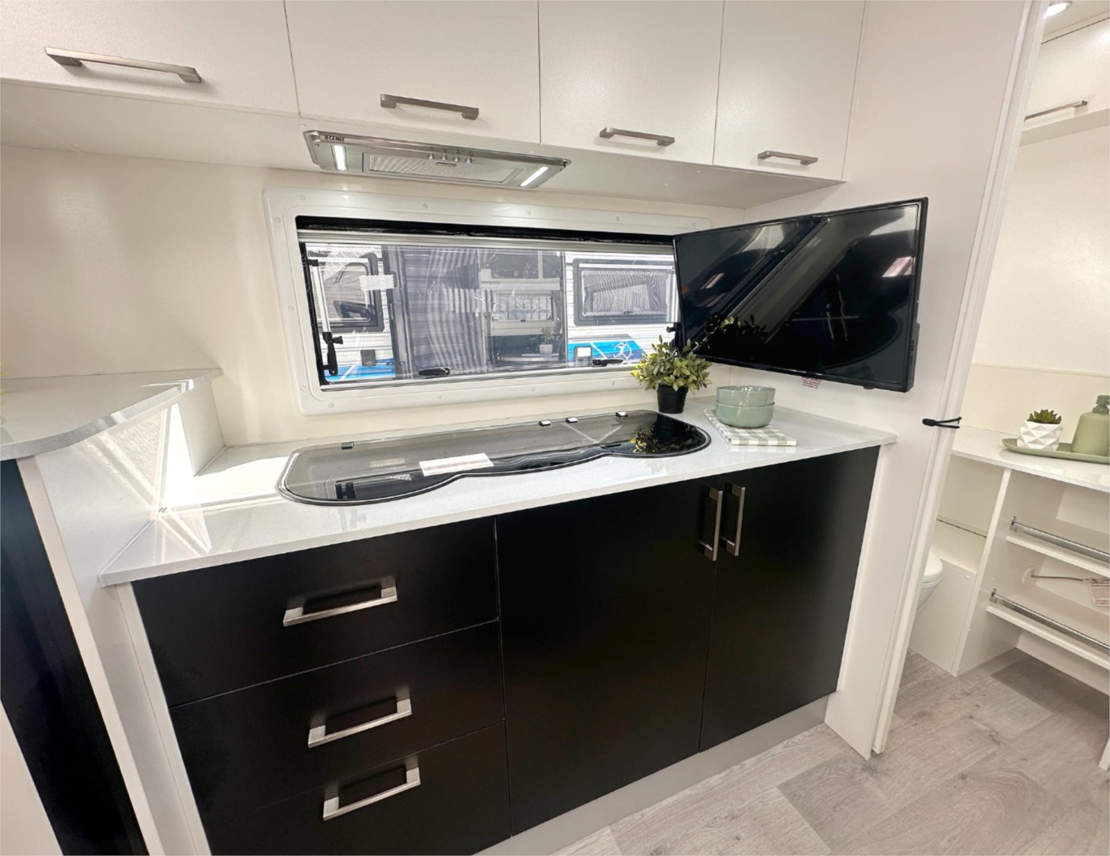
								2021 New Age Gecko Caravan 14 Foot full									