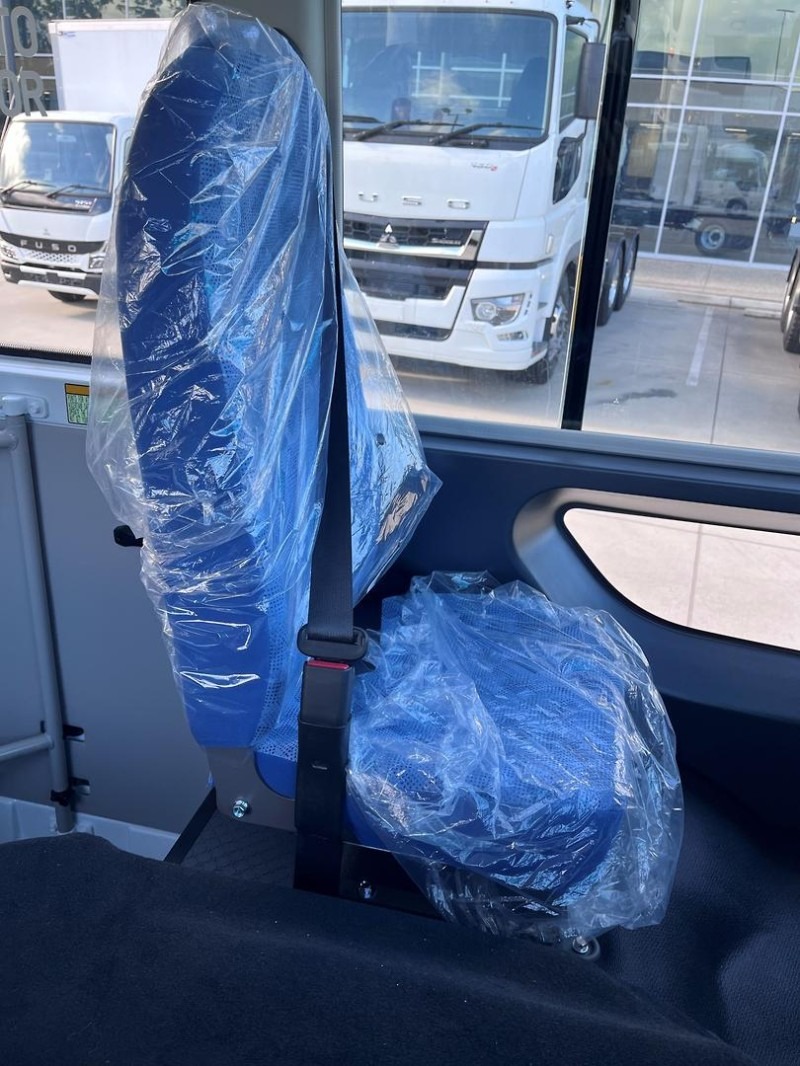 
								2025 Mitsubishi Fuso Rosa 25 Seat Deluxe full									